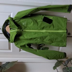 NWT Arc'teryx Beta SV Rain Jacket in Fiddlehead